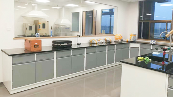 湖北宜化集團(tuán)山西交城研發(fā)中心新建實(shí)驗(yàn)室通風(fēng)柜實(shí)驗(yàn)臺應(yīng)用
