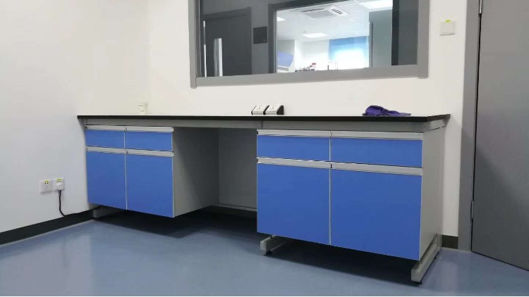 實(shí)驗(yàn)臺