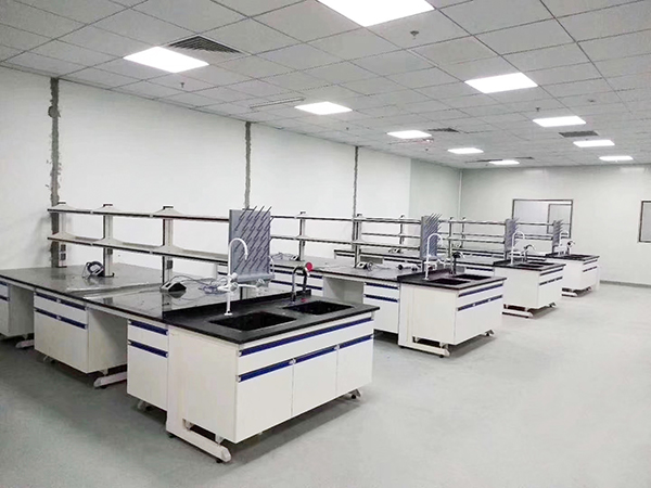 實(shí)驗(yàn)臺(tái)